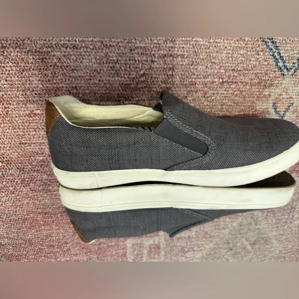 Taos slip on grey hutch hut canvas preppy sneakers men’s 9.5